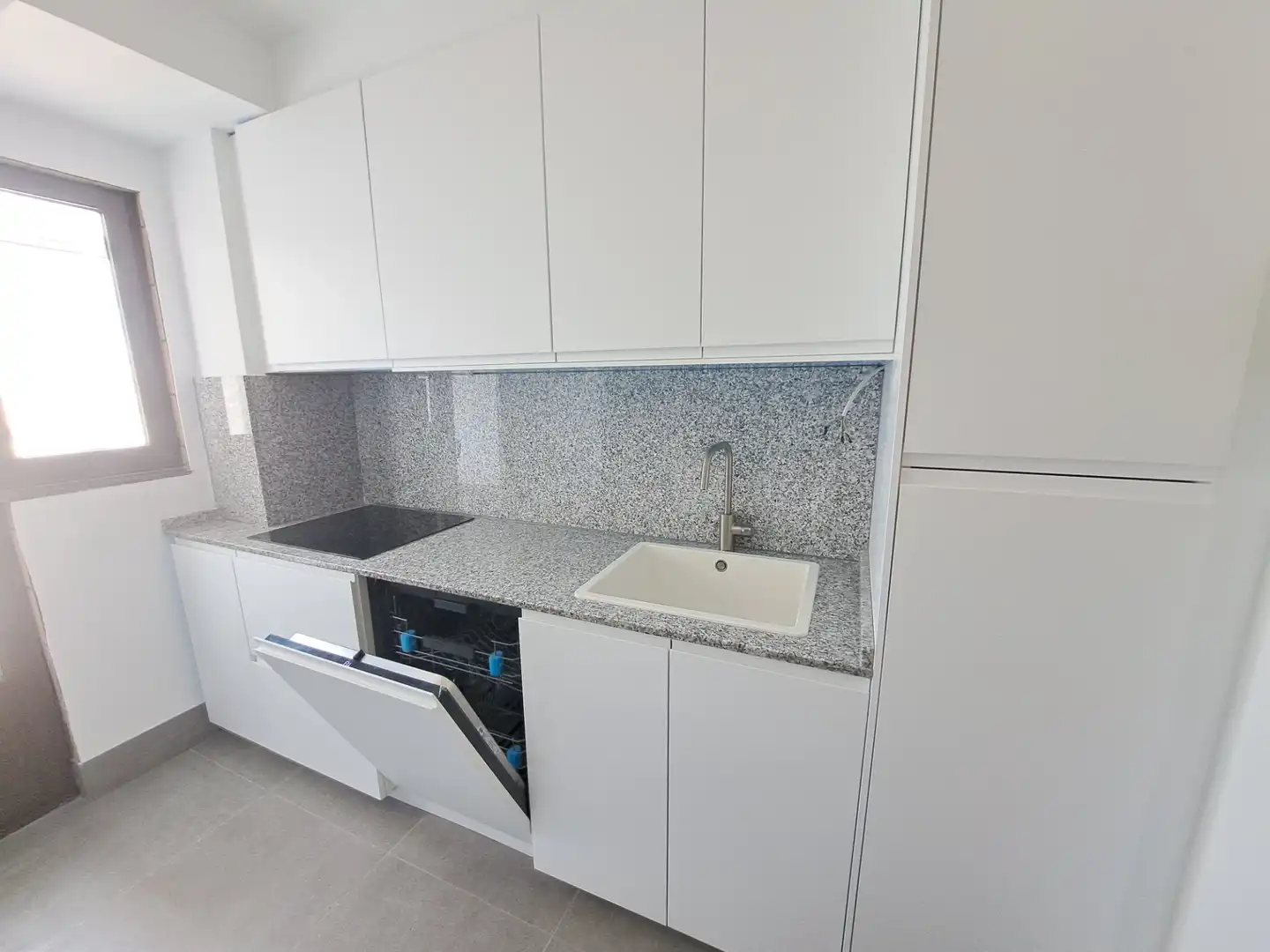 Cocina de Piso de alquiler en León Capital  con Parquet, Horno y Lavadora
