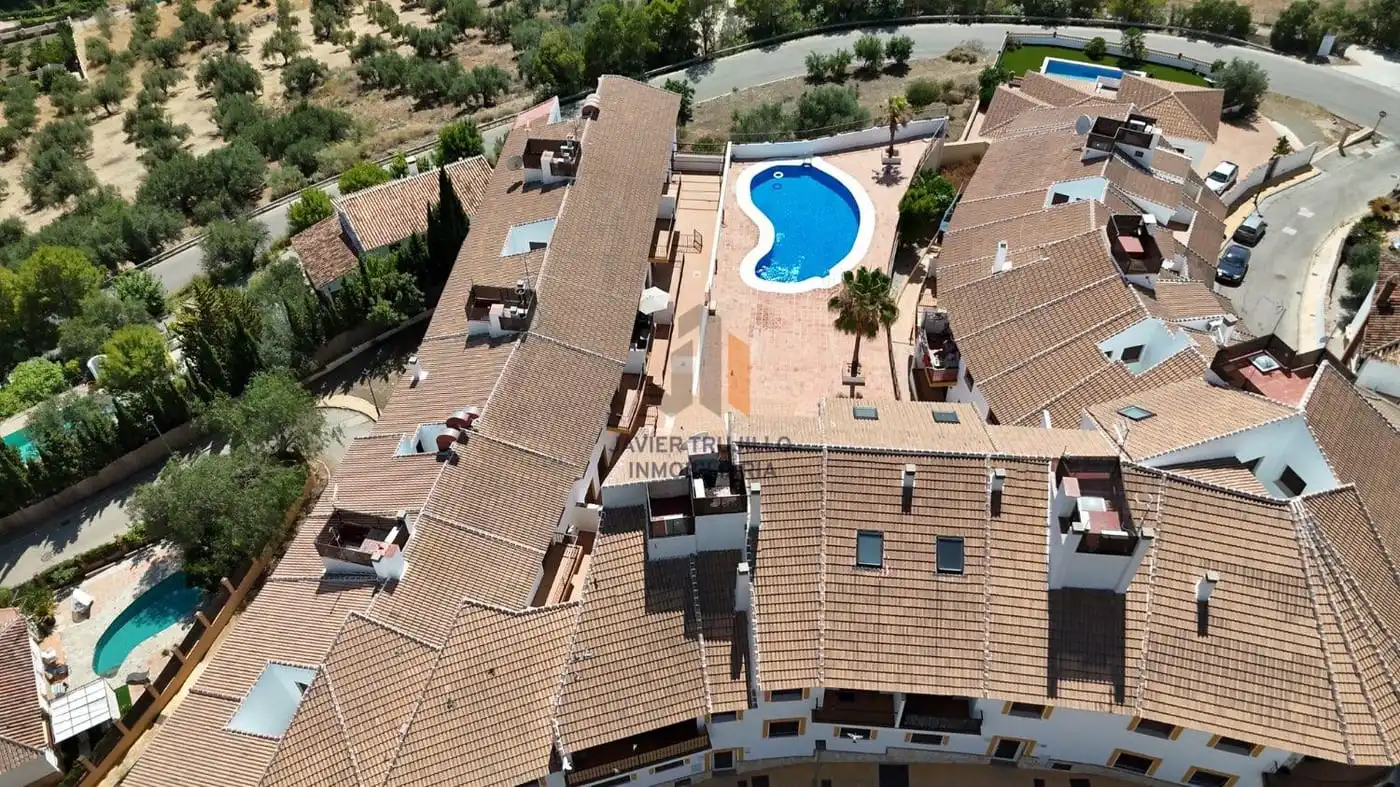 Apartament amb piscina en venda a Alcaucín