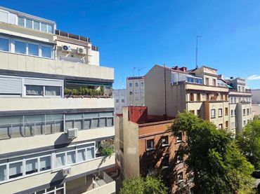 Wohnung mit Balkon zur Miete in del General Pardiñas