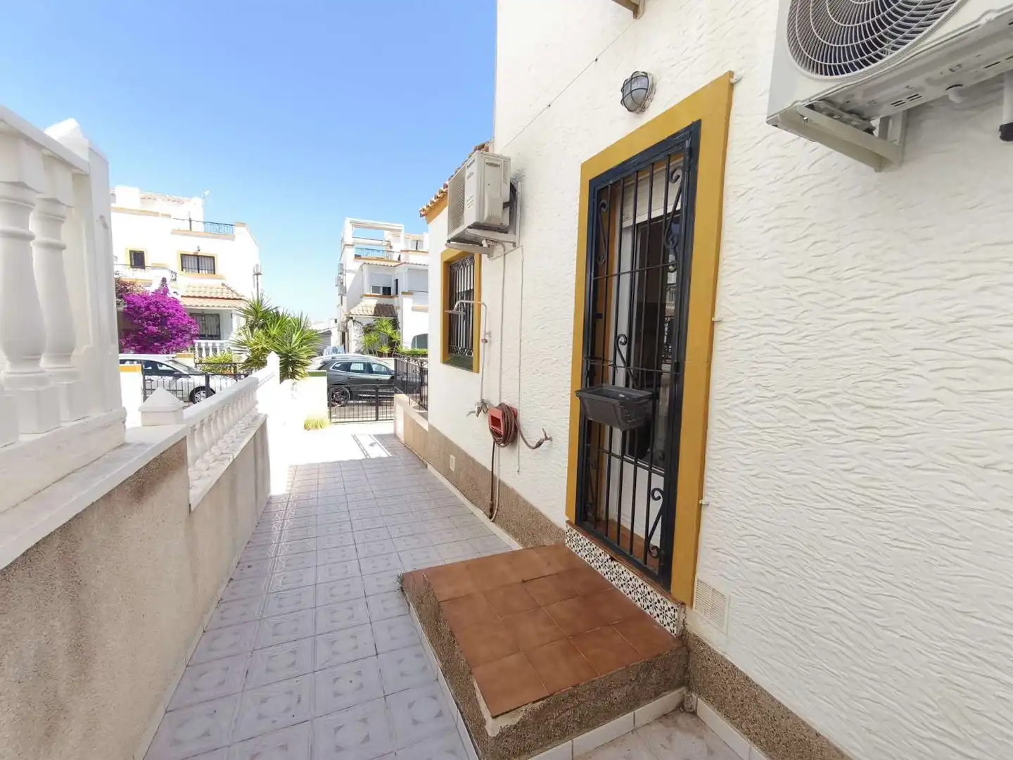 Vista exterior de Dúplex en venda en Orihuela amb Terrassa, Piscina i Moblat