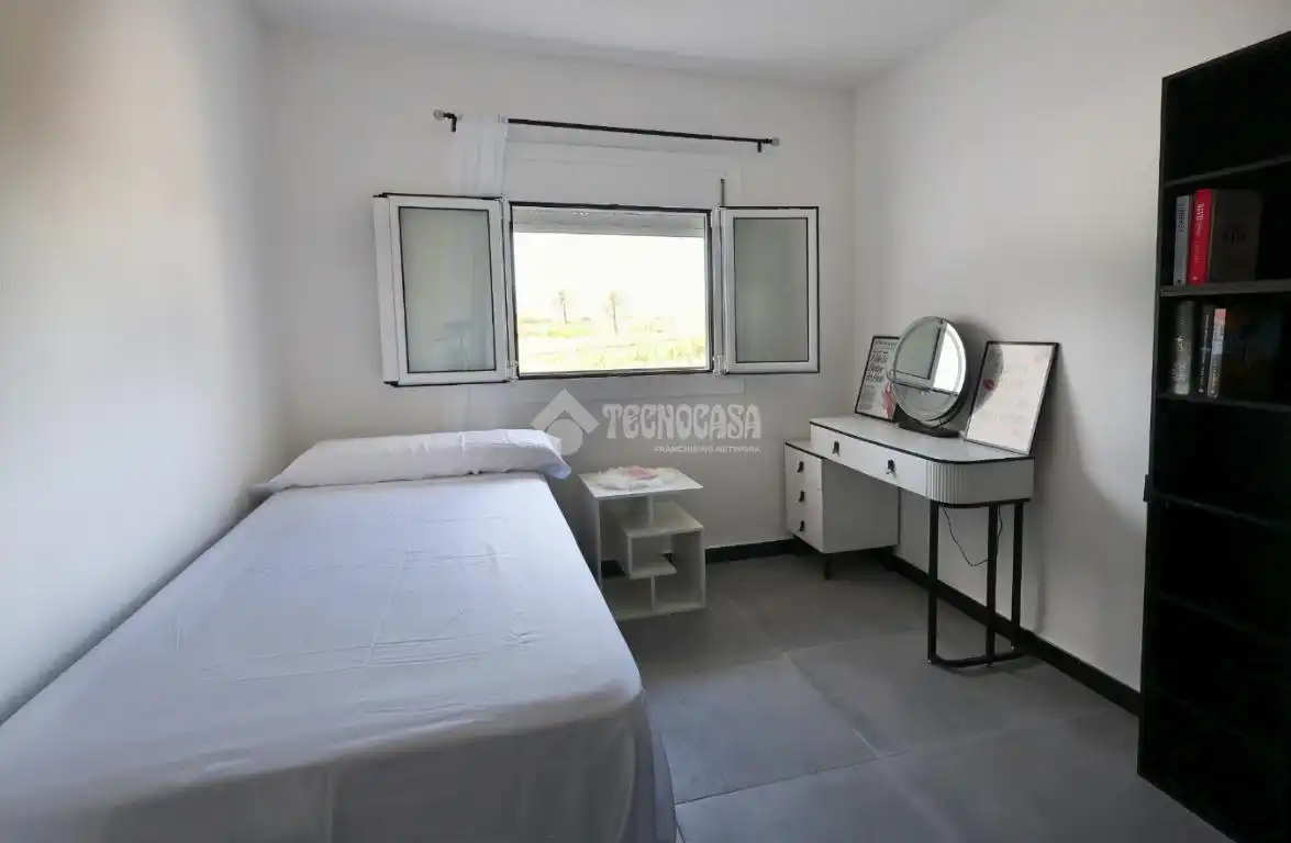Habitación de Casa adosada en venta en Sagunto / Sagunt con Aire acondicionado, Calefacción y Terraza