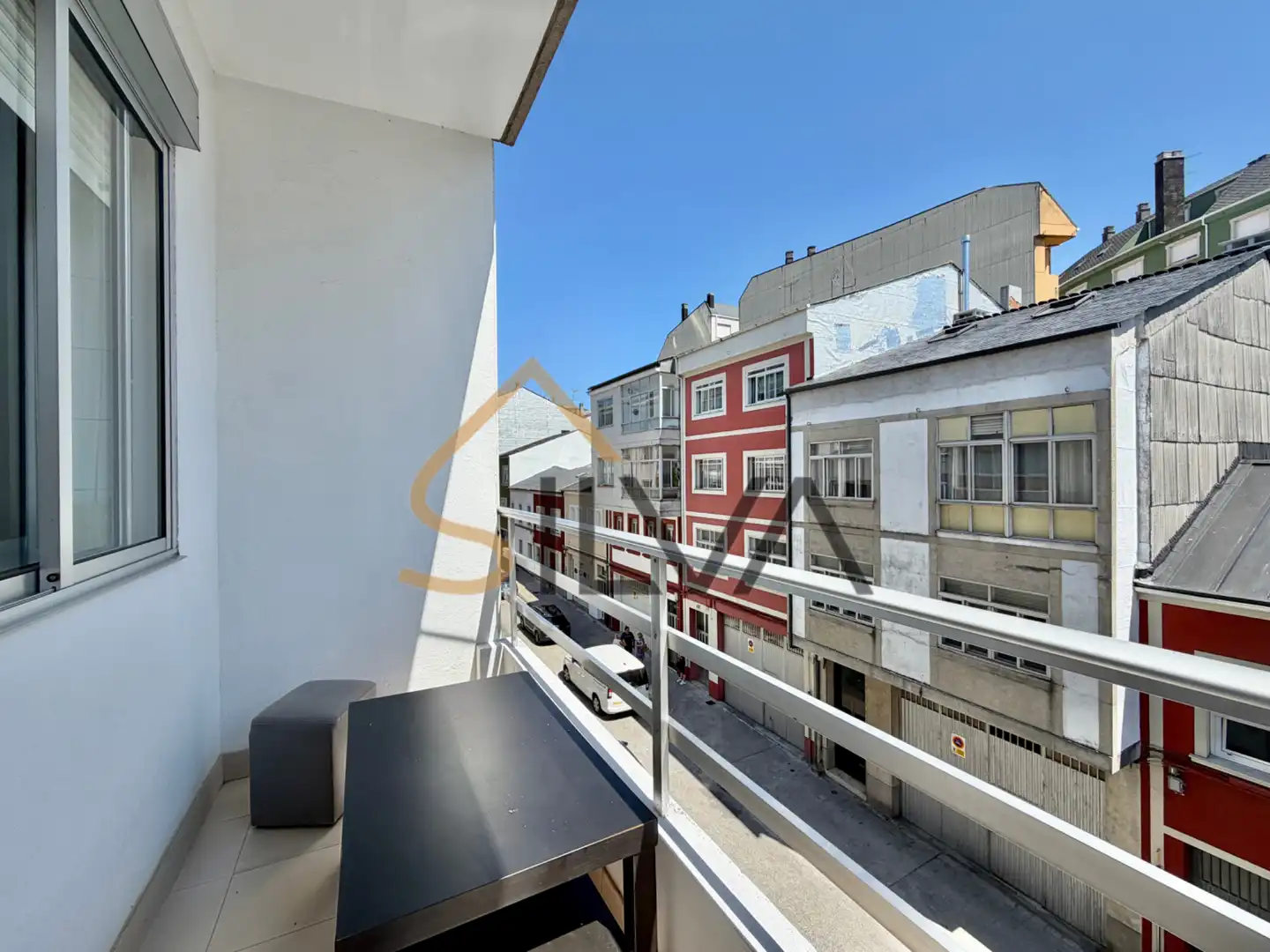 Vista exterior de Pis en venda en Lugo amb Calefacció, Terrassa i Moblat