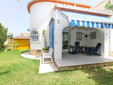 Casa amb piscina de lloguer a Carrer Góndola 9