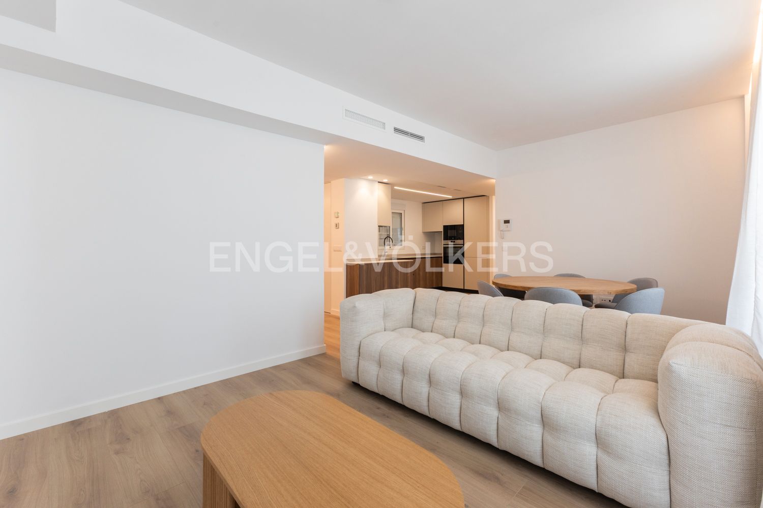 Living room of Apartment to rent in  Valencia Capital  with Air Conditioner, Heating and Parquet flooring