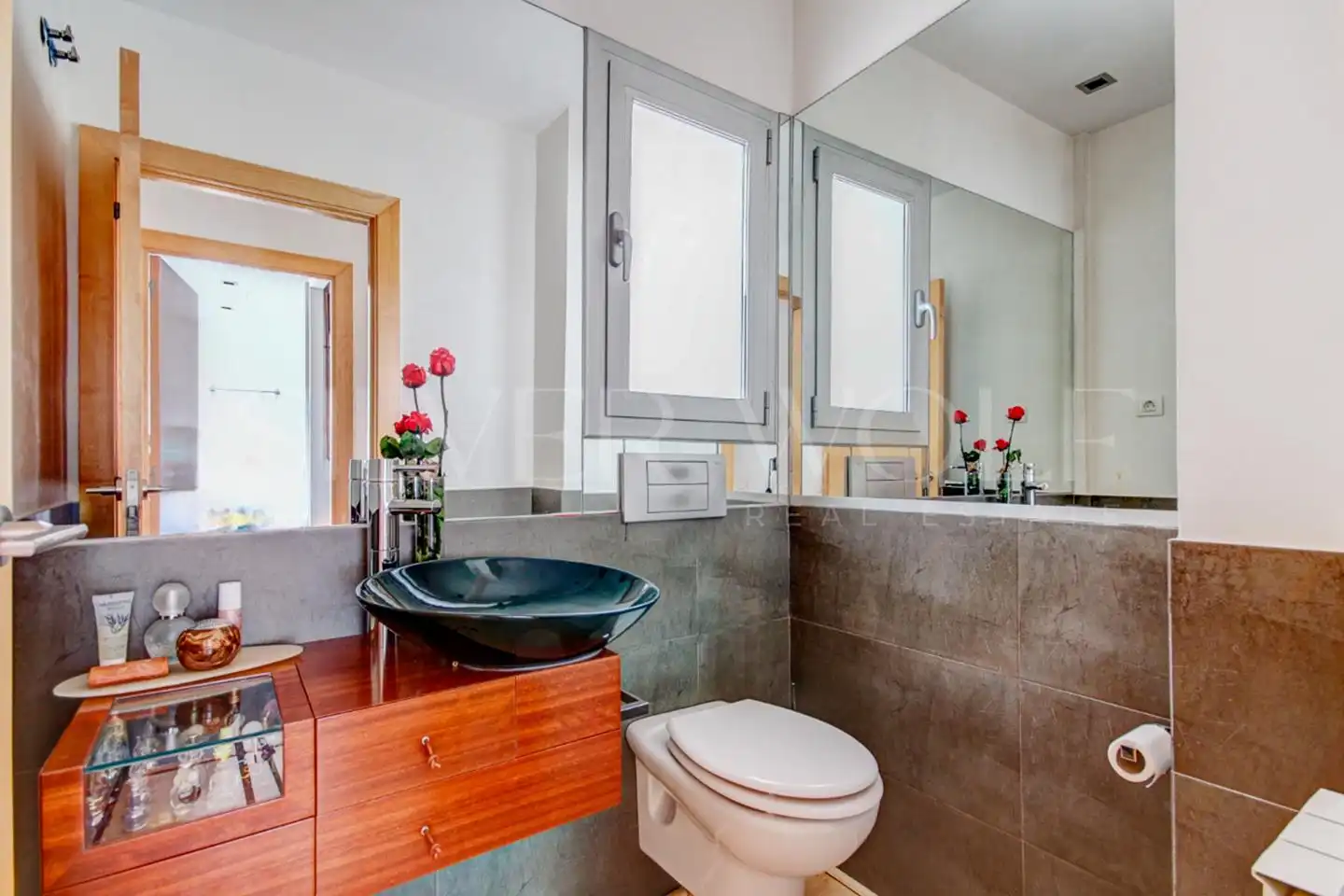 Baño de Casa o chalet en venta en Santa Coloma de Gramenet con Aire acondicionado, Calefacción y Jardín privado