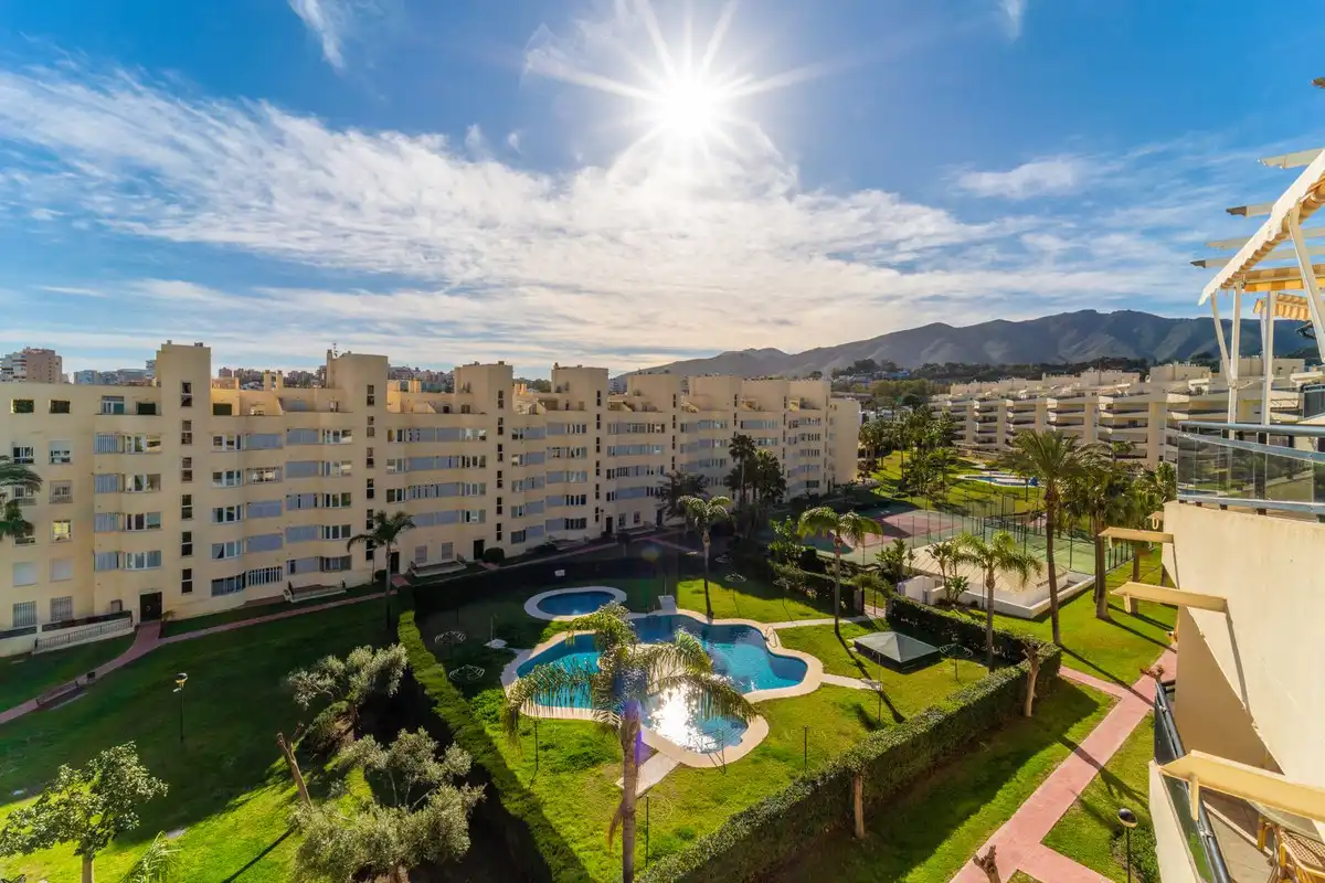 Außenansicht von Dachboden zum Verkauf in Torremolinos mit Klimaanlage, Terrasse und Schwimmbad