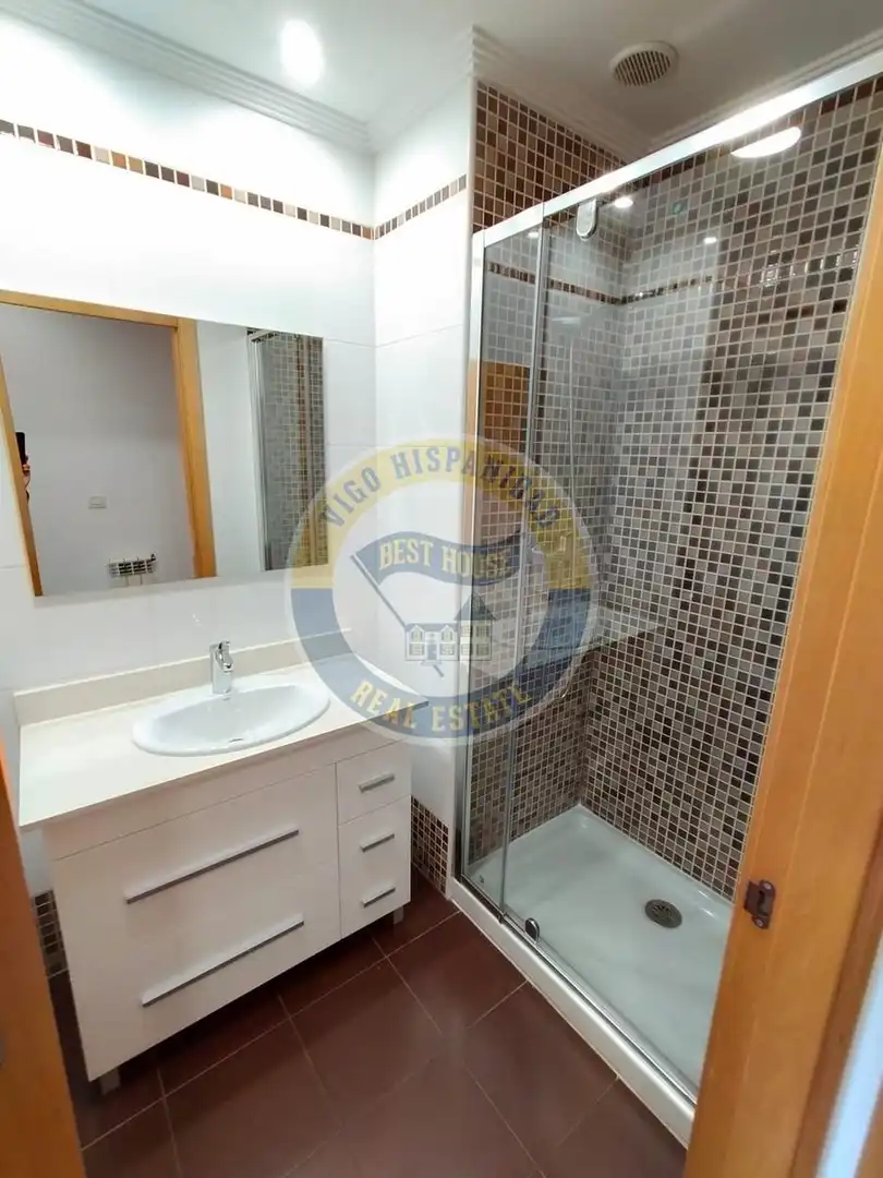 Bathroom of Flat for sale in Vigo   with Heating and Storage room