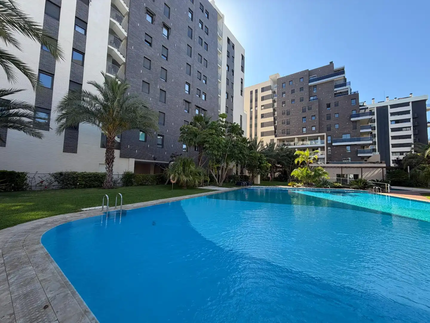 Pis amb piscina en venda a MAESTRO JOSE GARBERI 5, imagen 42