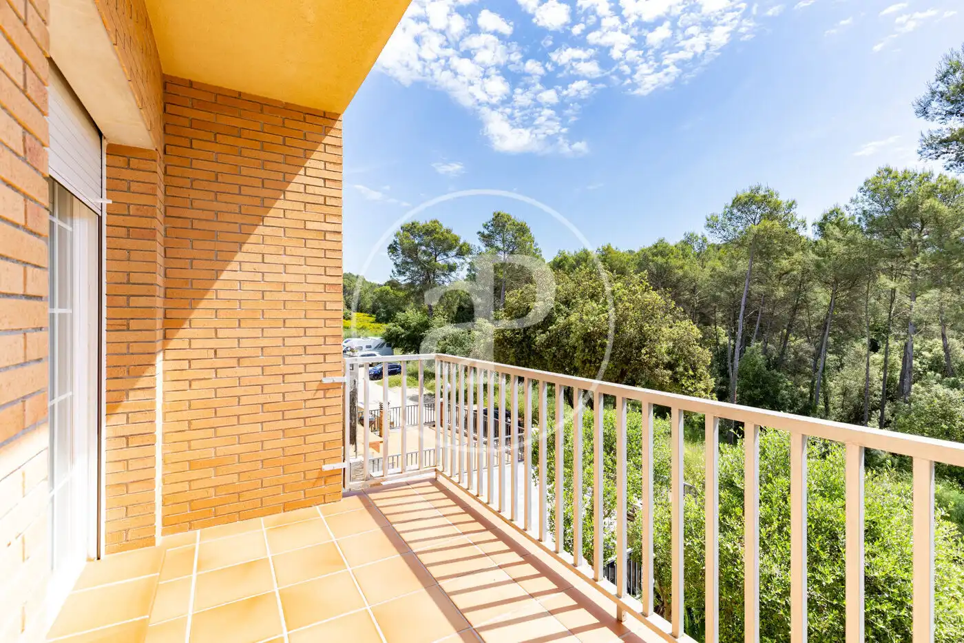 Terrasse von Einfamilien-Reihenhaus zum Verkauf in Sant Quirze del Vallès mit Klimaanlage, Heizung und Privatgarten
