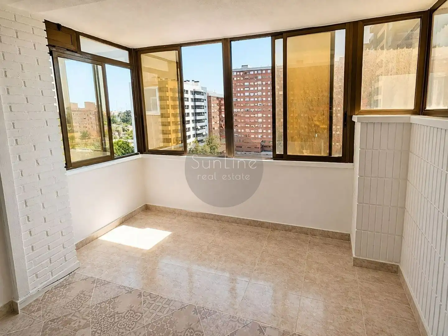 Bedroom of Flat for rent in Valencia  with Air Conditioner, Furnished and Balcony