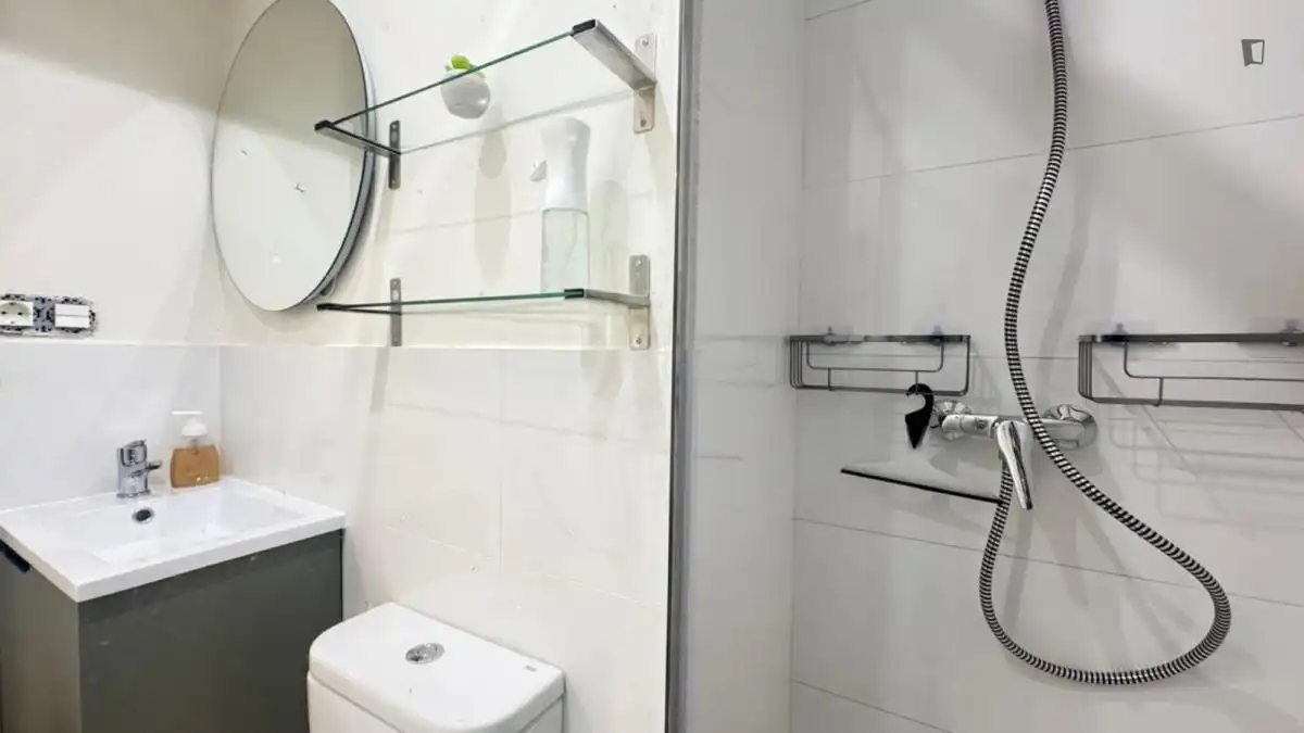 Baño de Apartamento para compartir en Bilbao  con Amueblado, Horno y Lavadora