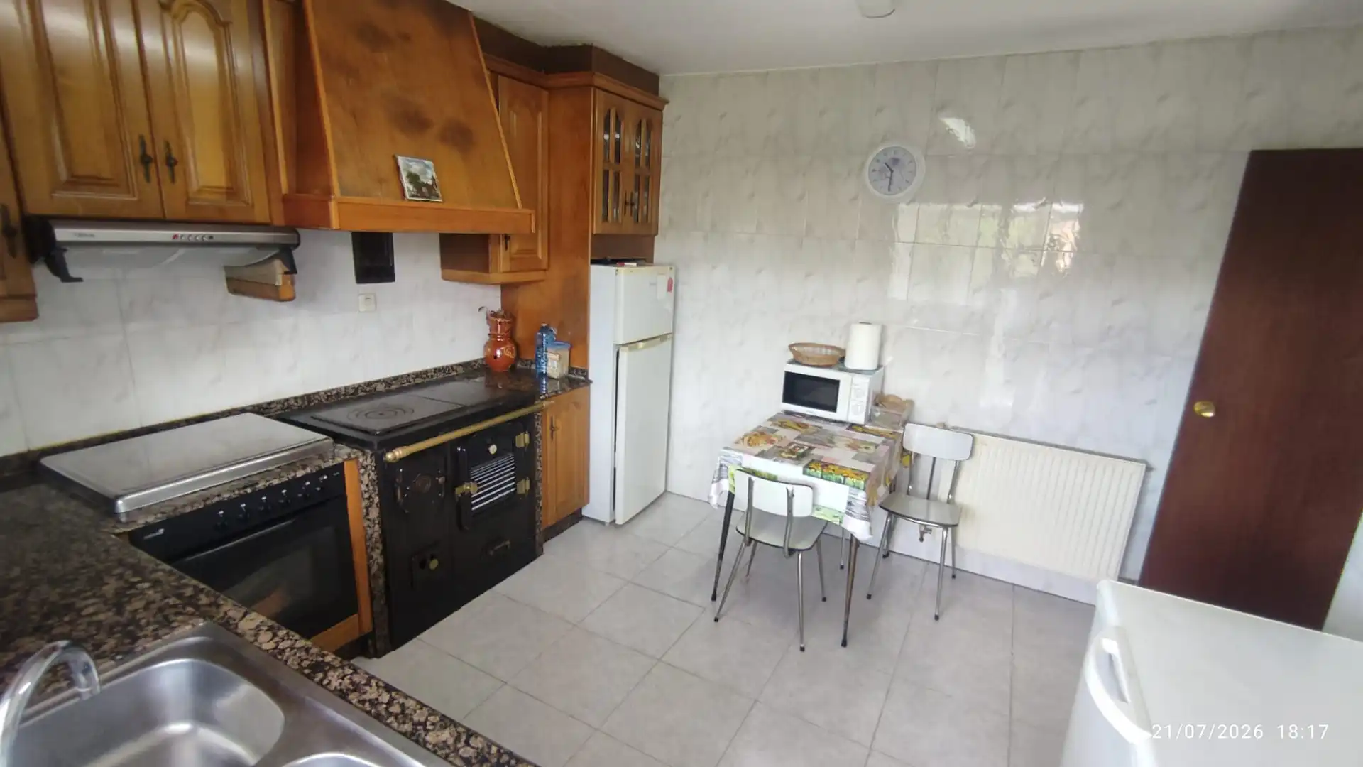 Cuina de Casa o xalet en venda en A Coruña Capital  amb Calefacció i Moblat