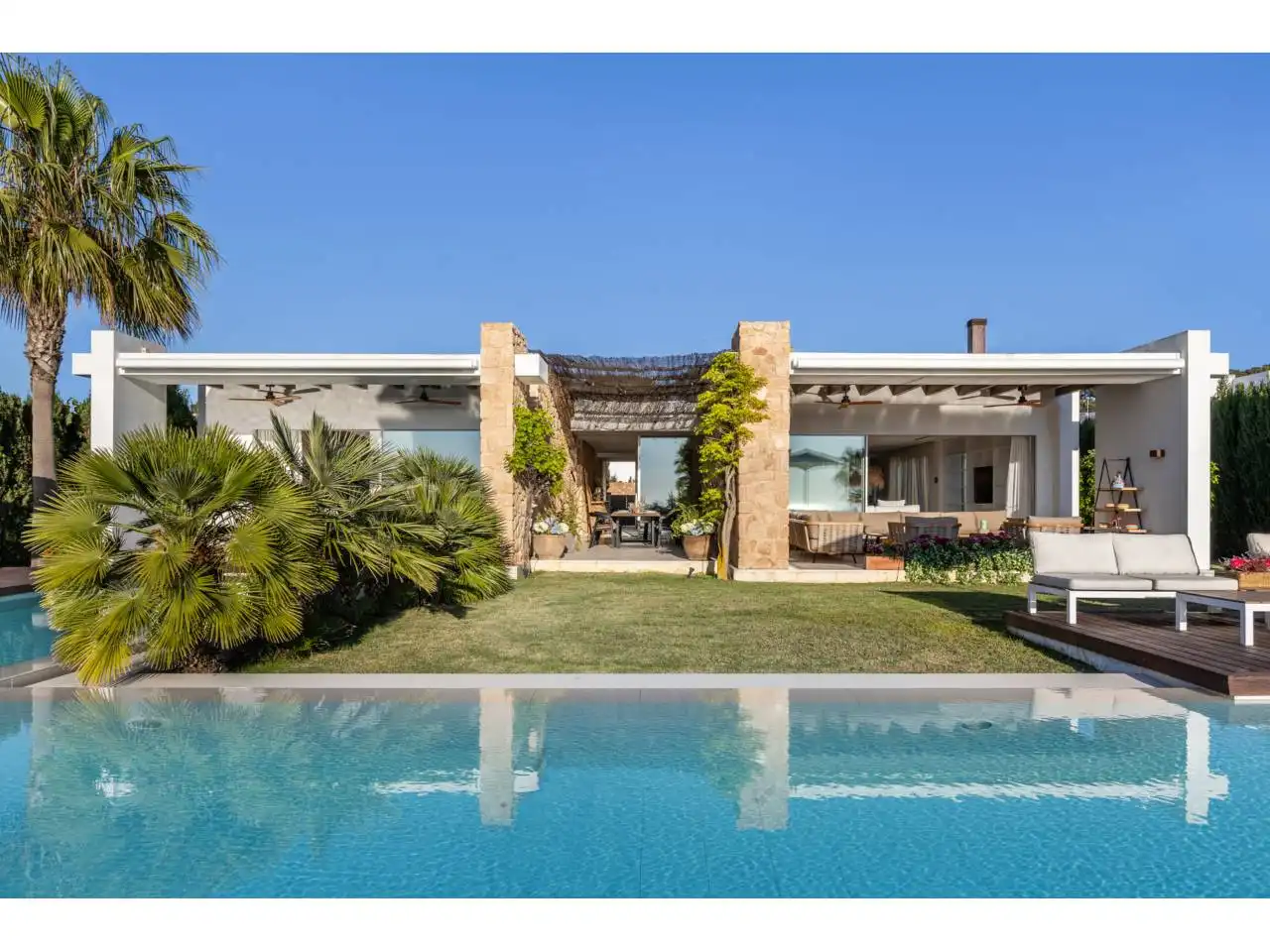 Terrassa de Casa o xalet en venda en Sant Josep de sa Talaia amb Aire condicionat, Calefacció i Jardí privat