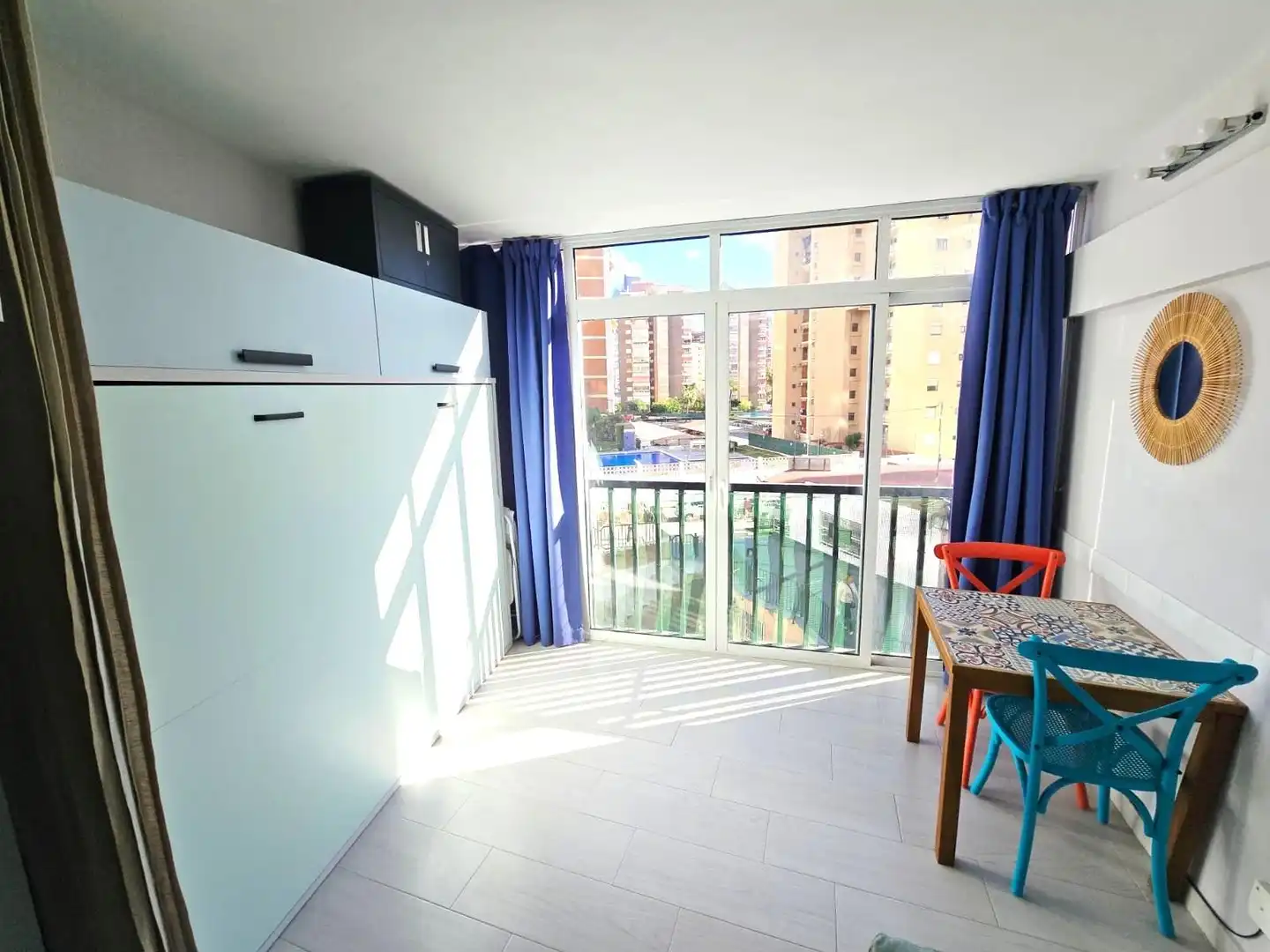 Habitación de Piso en venta en Benidorm con Aire acondicionado, Jardín privado y Piscina comunitaria