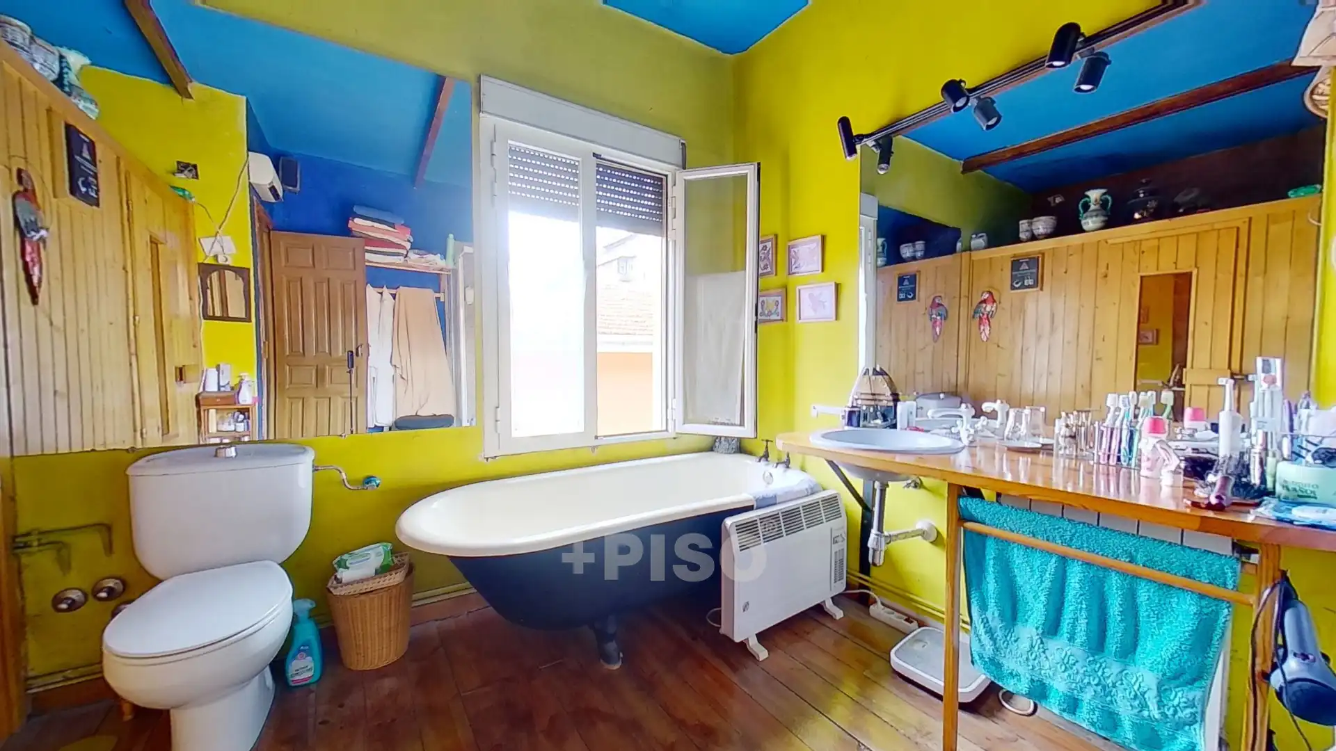 Bathroom of Houses for sale in Madrid  with Air Conditioner, Heating and Furnished