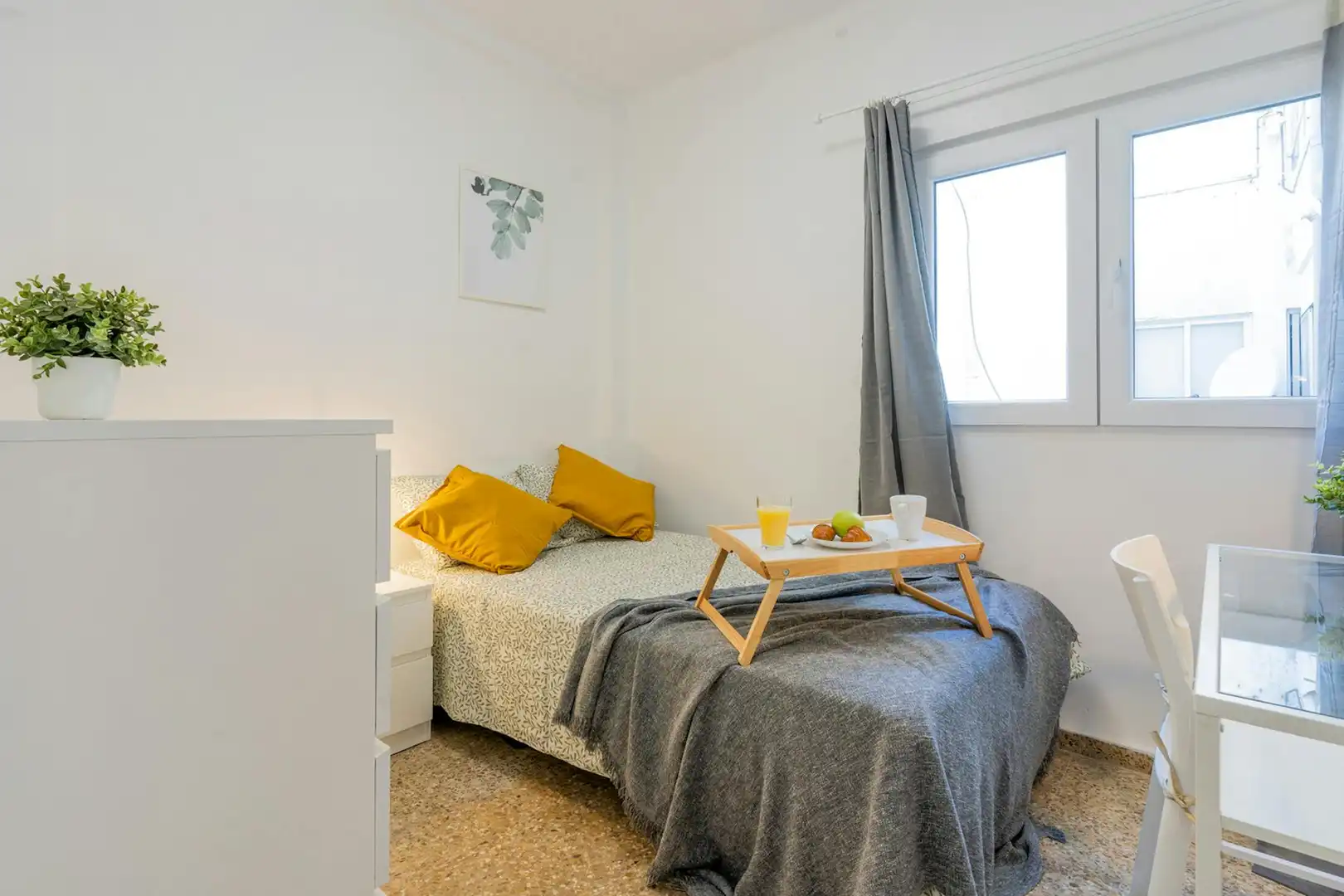 Habitación de Piso para compartir en Valencia con Amueblado, Lavadora y TV