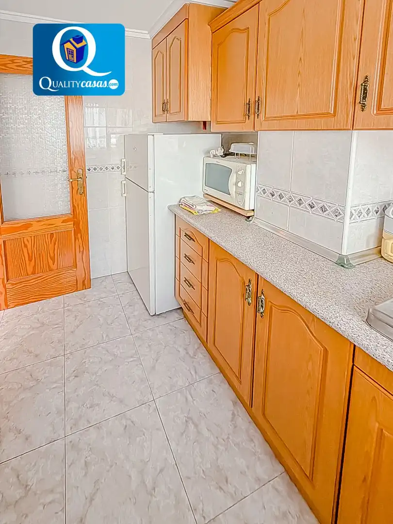 Kitchen of Flat for rent in Torrevieja  with Terrace
