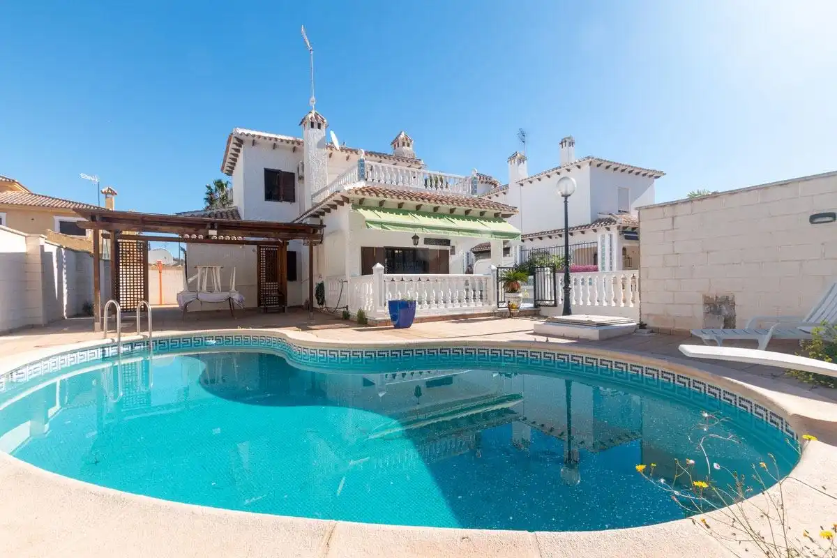 Vista exterior de Casa o chalet en venta en Orihuela con Aire acondicionado, Jardín privado y Terraza
