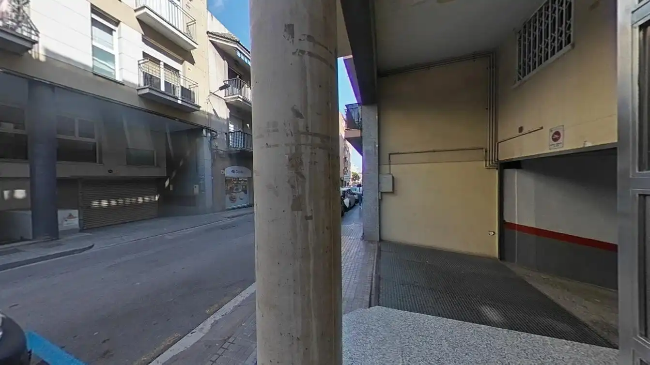 Vista exterior de Dúplex en venda en Sant Boi de Llobregat amb Calefacció