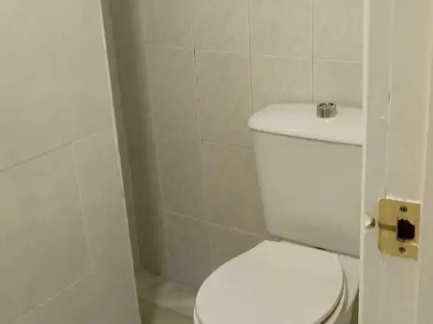 Badezimmer von Geschaftsraum zur Miete in Asdrúbal - Bahía Blanca