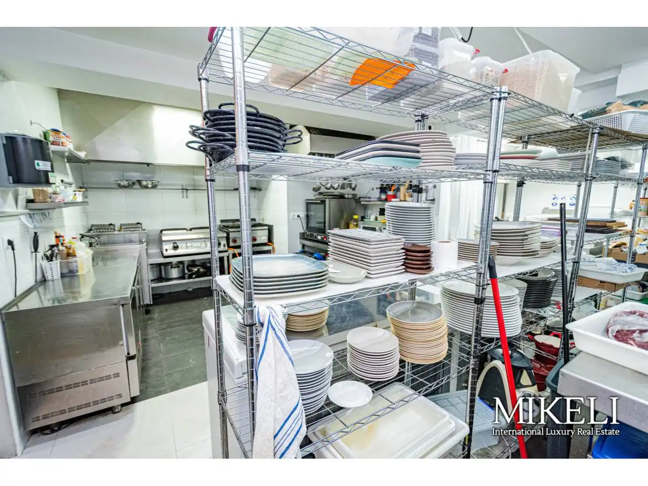 Cocina de Local en traspaso en Santander con Aire acondicionado y Alarma