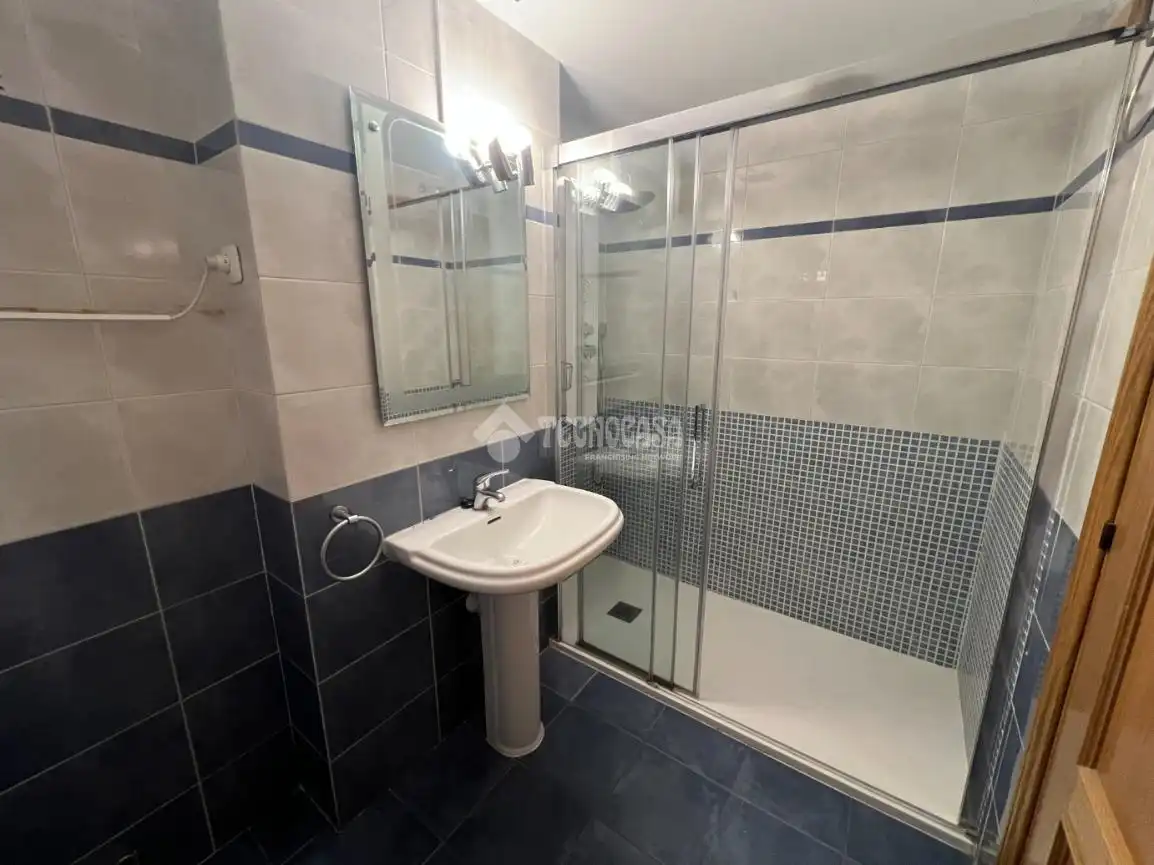 Bathroom of Flat for sale in Alcorcón  with Heating, Parquet flooring and Terrace