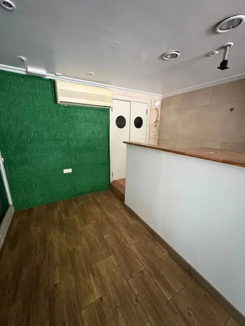 Commercial properties for rent in Girona  with Air Conditioner, Heating and Parquet flooring