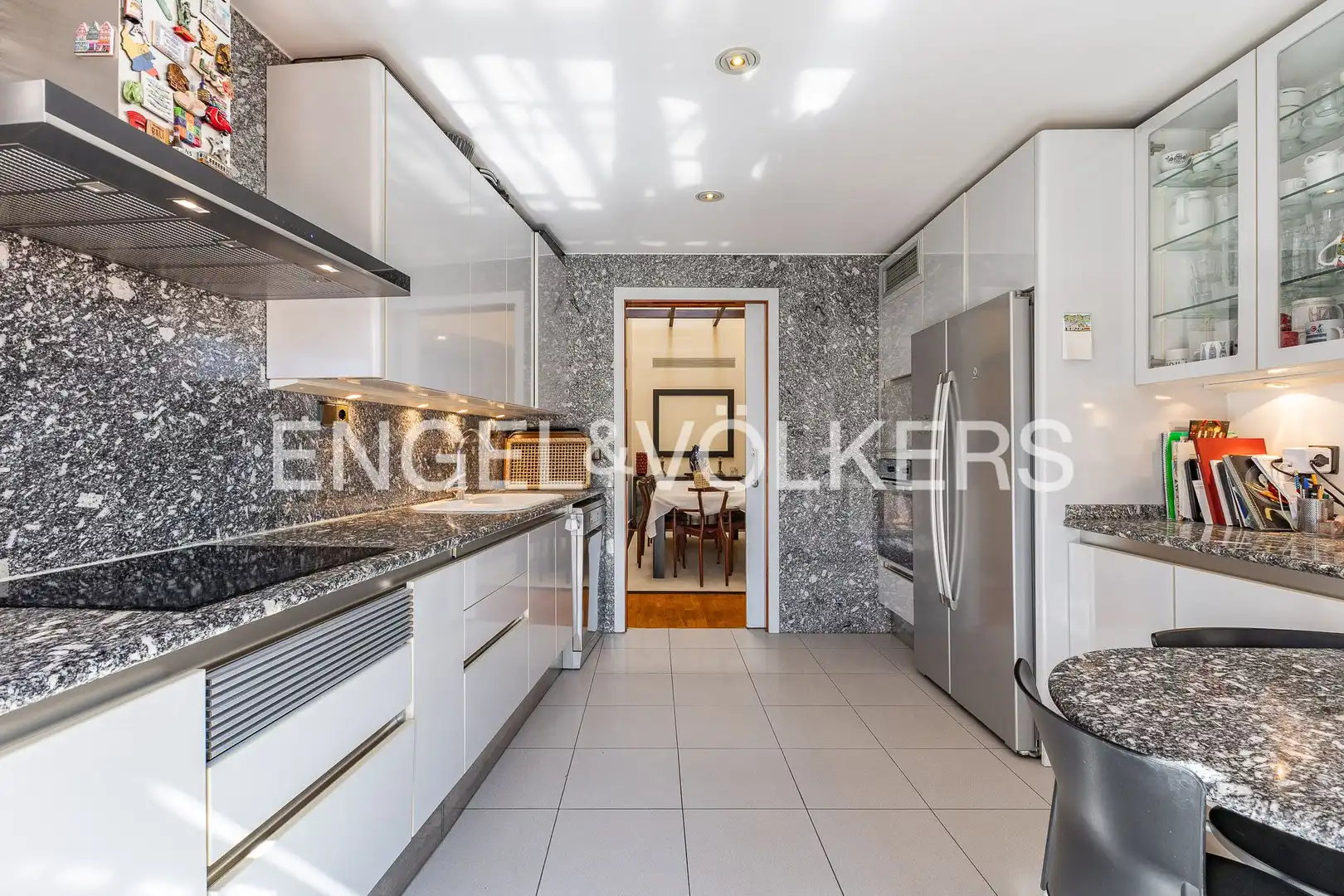 Cocina de Casa o chalet en venta en Barcelona con Aire acondicionado, Calefacción y Jardín privado