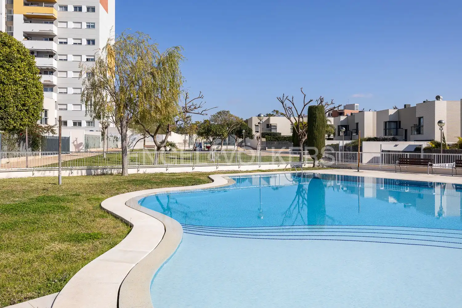Piscina de Casa o xalet en venda en Paterna amb Aire condicionat, Calefacció i Jardí privat
