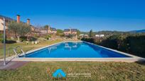 Piscina de Casa adosada en venda en L'Ametlla del Vallès amb Aire condicionat, Calefacció i Jardí privat