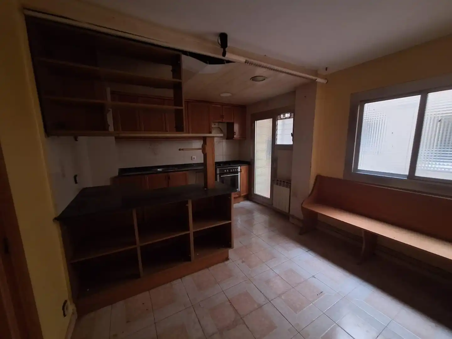 Cuina de Pis en venda en Ripollet amb Calefacció, Terrassa i Balcó