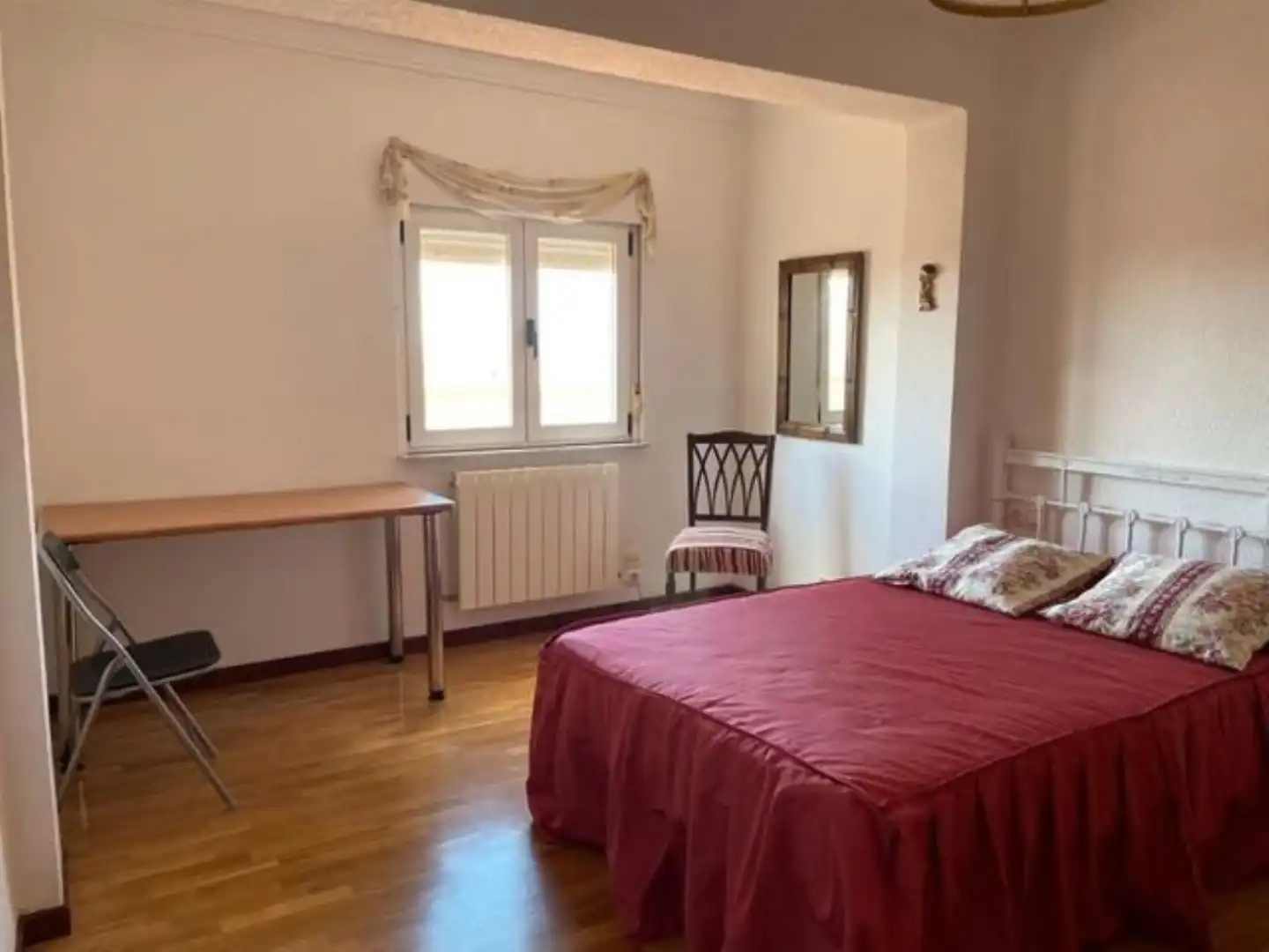 Schlafzimmer von Dachboden zum Verkauf in Salamanca mit Heizung, Terrasse und Balkon