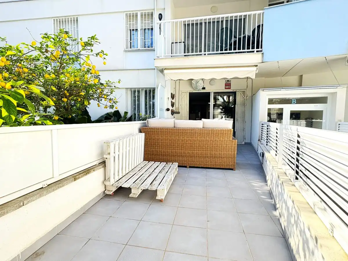 Terrace of Ground floor for sale in Vilanova i la Geltrú  with Heating, Terrace and Oven