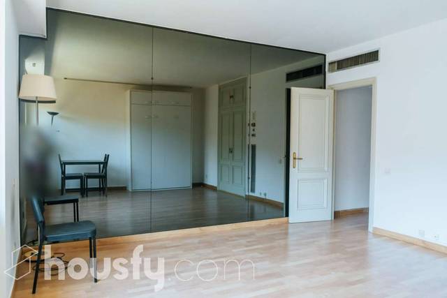 Piso en Alquiler en Calle de la Infanta María Teresa, . en Hispanoamérica - Bernabéu