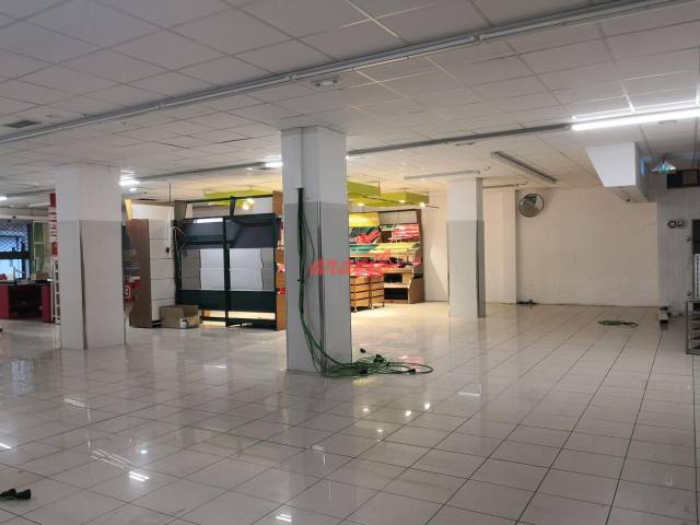 Local comercial en Alquiler en Maceda