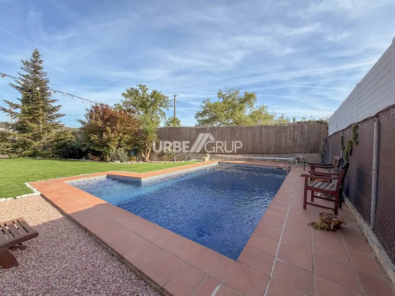 Piscina de Casa adosada en venda en Terrassa amb Calefacció, Jardí privat i Terrassa