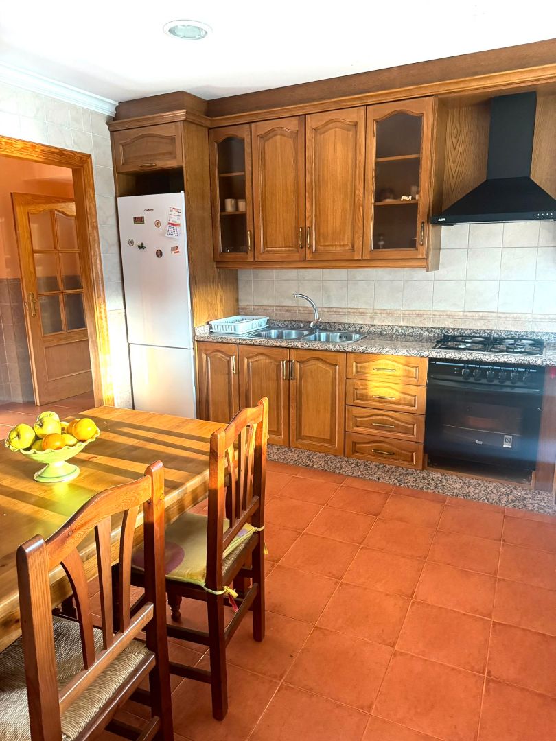 Cuina de Casa o xalet en venda en Castillejo de Iniesta amb Calefacció, Traster i Moblat
