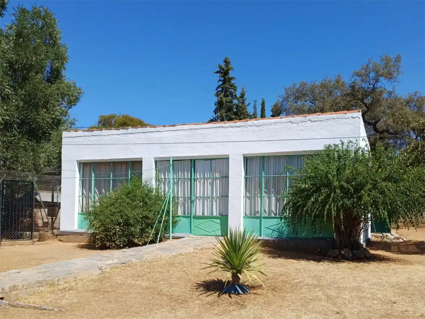 Vista exterior de Piso en venta en El Castillo de las Guardas con Jardín privado, Trastero y Piscina