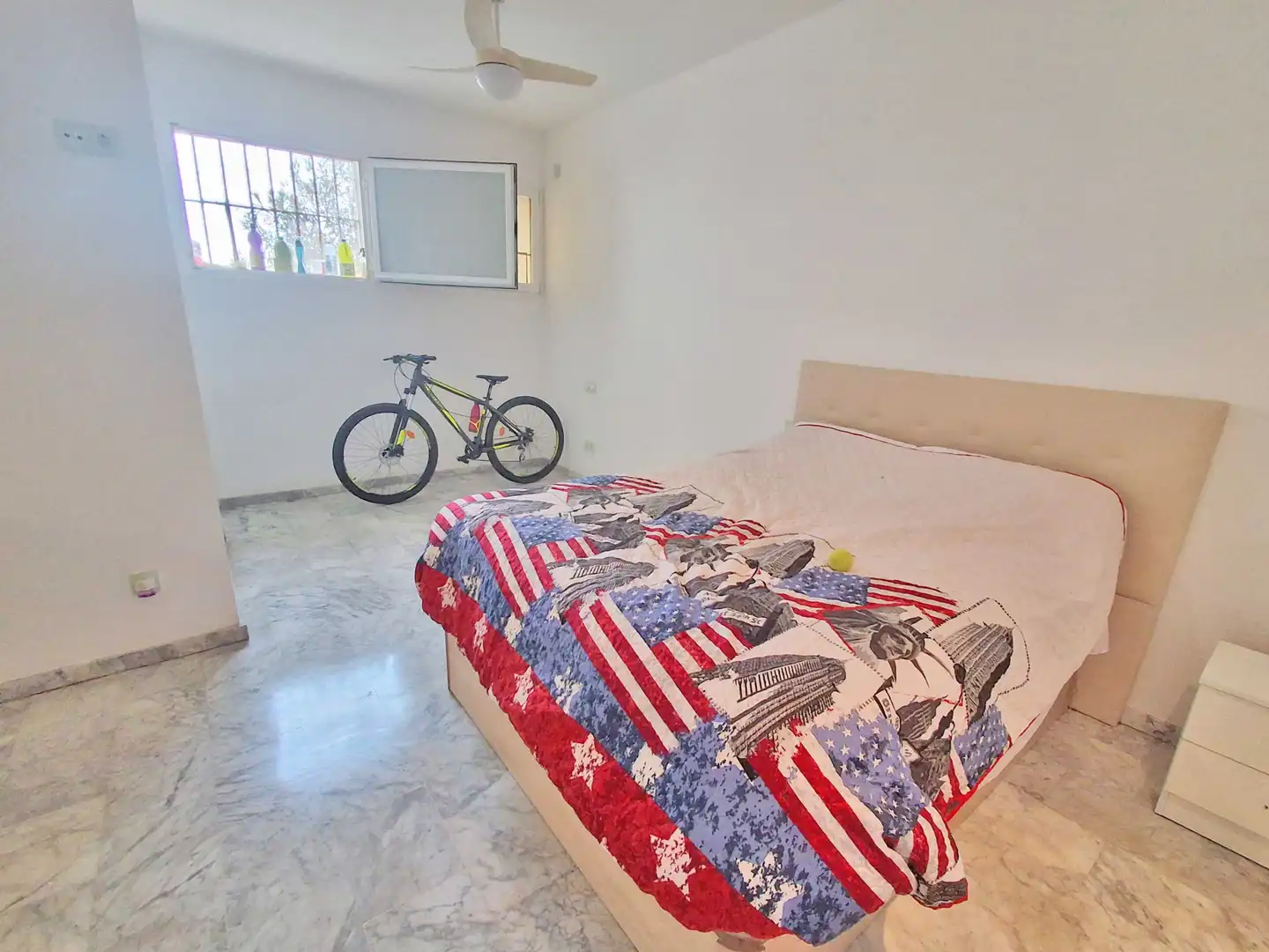 Bedroom of Study for sale in Estepona  with Air Conditioner, Terrace and Swimming Pool