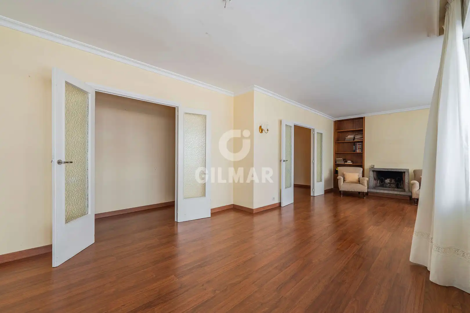 Sala de estar de Piso en venta en Madrid con Calefacción, Trastero y Balcón