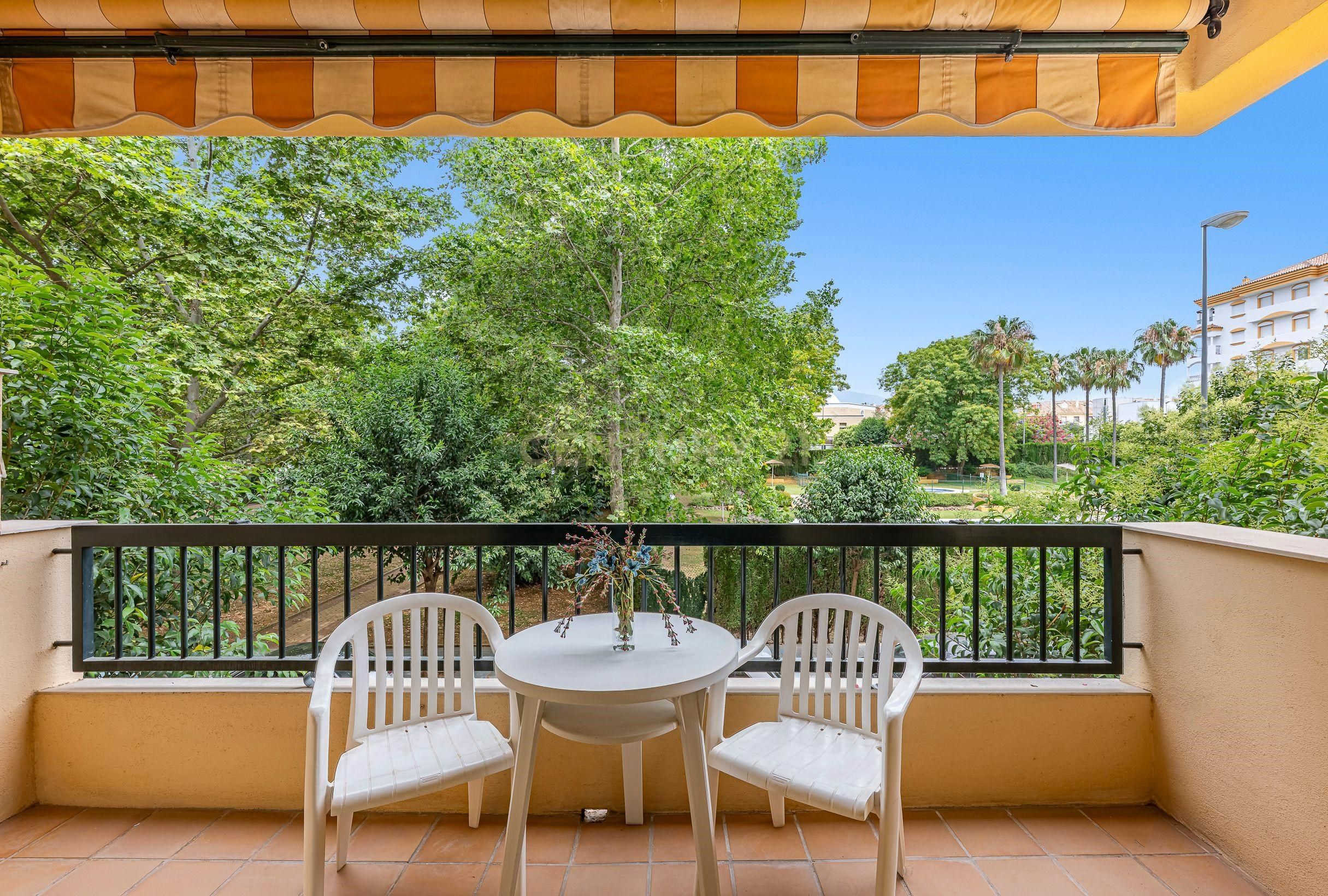 Terrassa de Pis en venda en Marbella amb Aire condicionat i Piscina