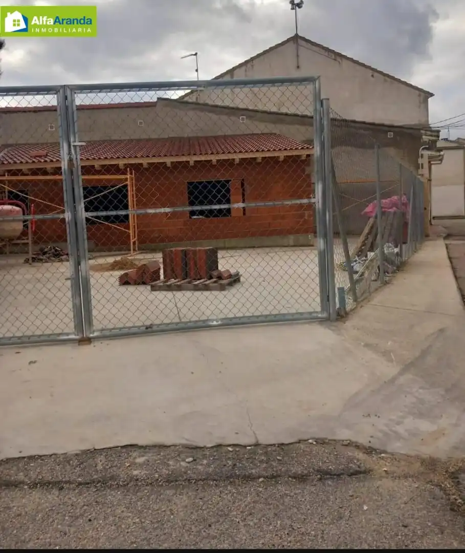 Parking of Houses for sale in Pedrosa de Duero