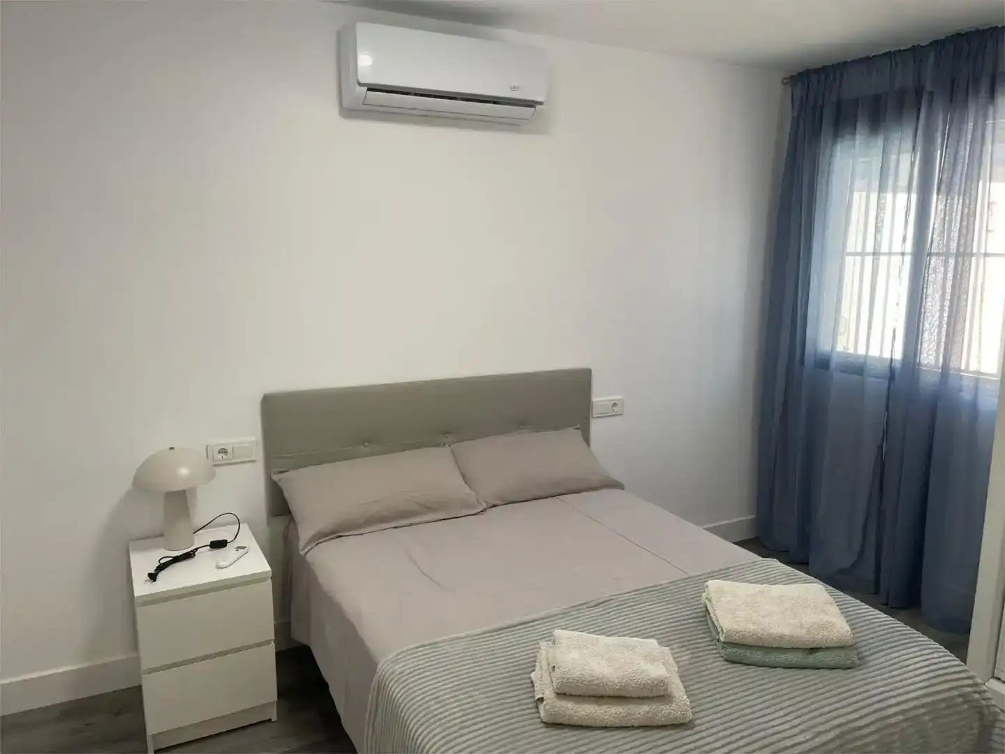 Bedroom of Flat for sale in Orihuela  with Air Conditioner, Parquet flooring and Storage room
