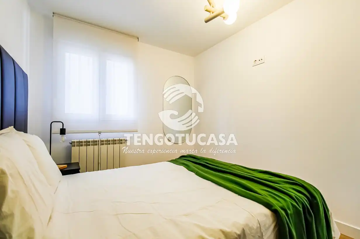 Bedroom of Flat for rent in Madrid  with Air Conditioner, Heating and Furnished