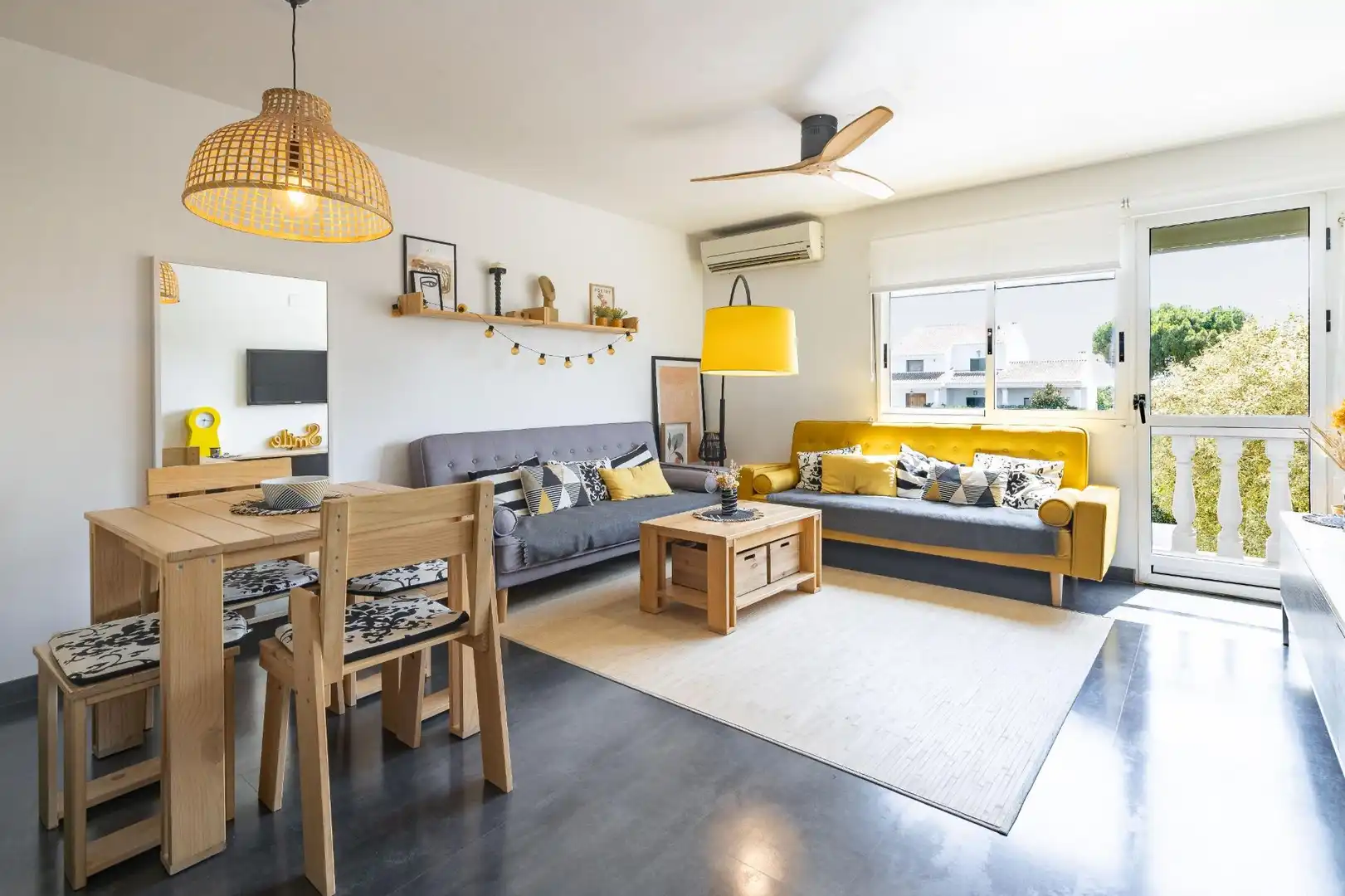Sala de estar de Casa adosada en venta en Benimuslem con Aire acondicionado, Calefacción y Parquet