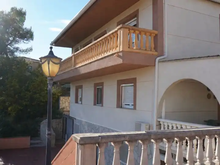Vista exterior de Casa o chalet en venta en Olesa de Bonesvalls, Barcelona