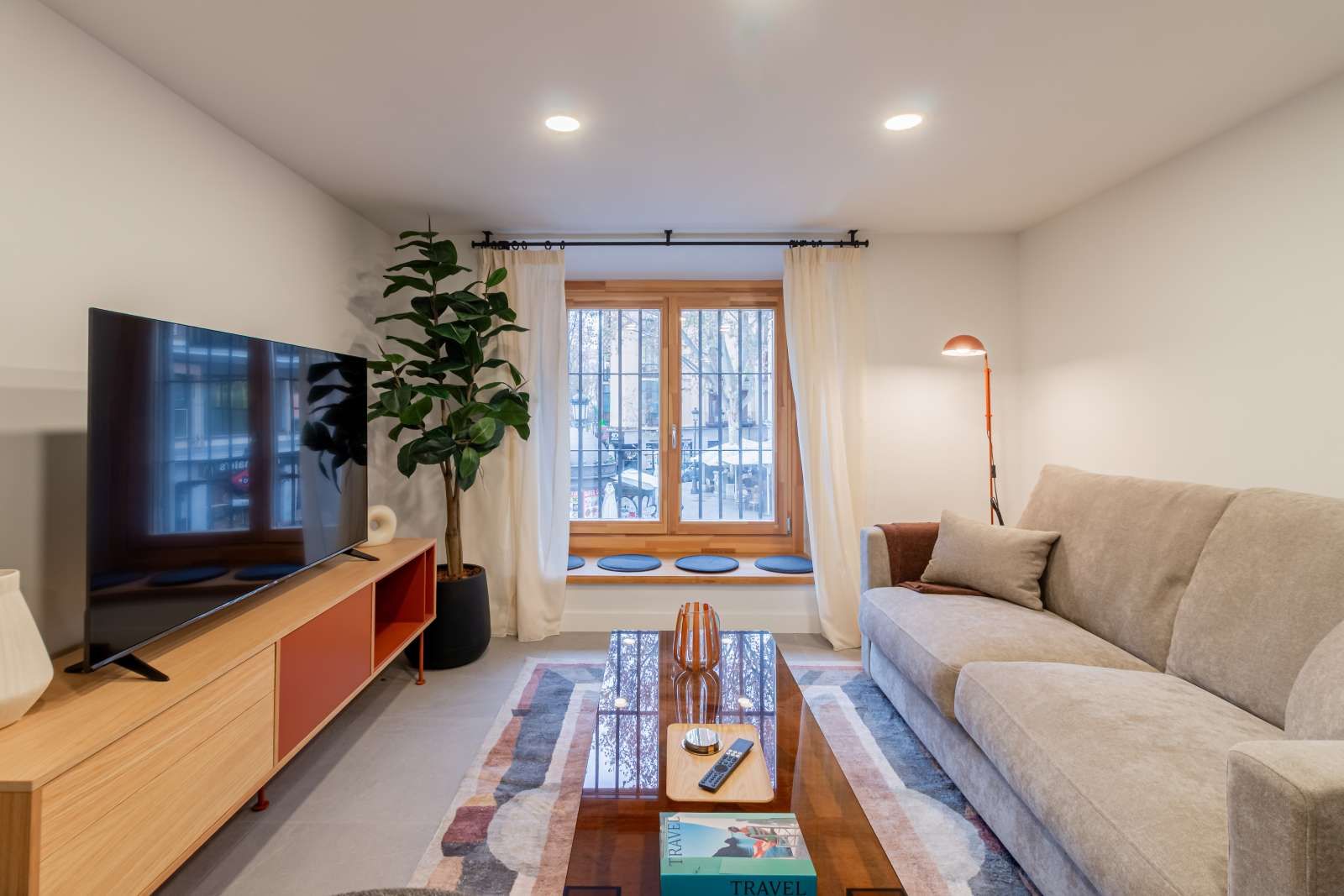 Sala d'estar de Estudi per a compartir en  Madrid Capital amb Aire condicionat i Terrassa