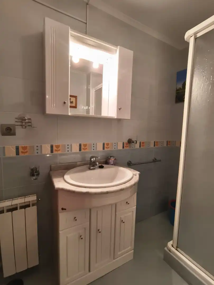 Baño de Piso de alquiler en Liérganes con Calefacción, Parquet y Amueblado