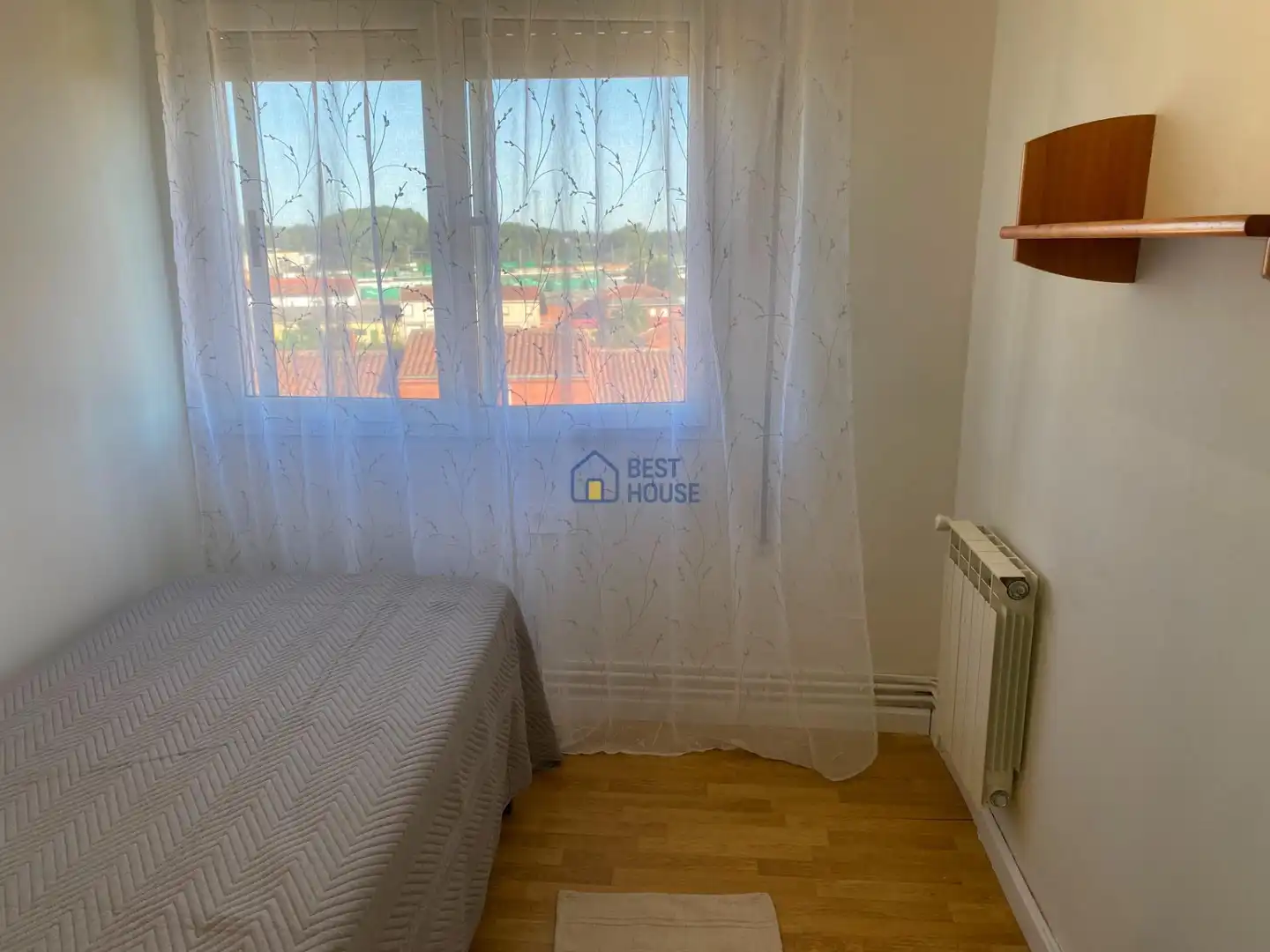 Habitación de Piso de alquiler en León Capital  con Calefacción y Amueblado