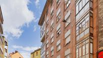Vista exterior de Pis en venda en Gijón  amb Calefacció, Parquet i Moblat